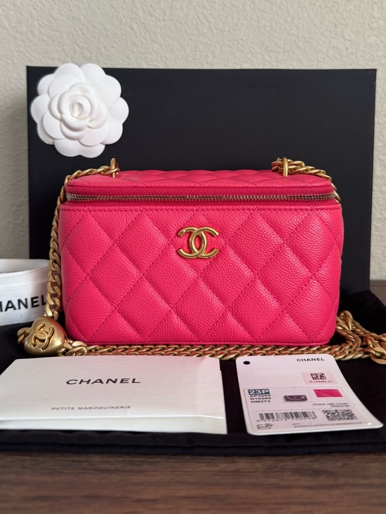 CHANEL Handbags - NEW CHANEL Caviar Quilted Leather Heart Crush Vanity Bag